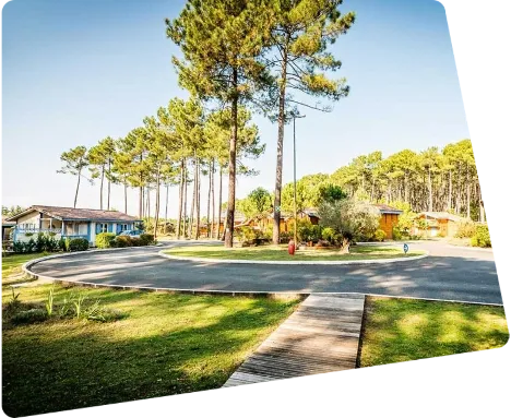 Allée principale du village